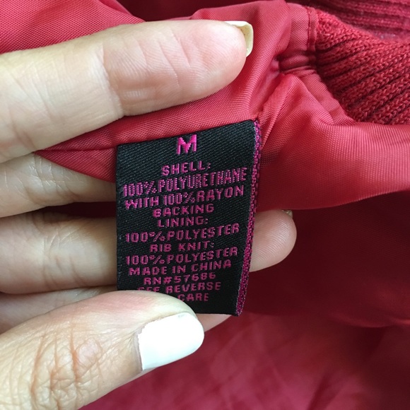 Red jacket - Picture 2 of 3